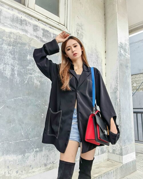 Another #ootdsilviamuryadi 
Styled by @styletheoryid 
Together with high black boots
And my classic bag

#ootdstyle #ootdindokece #clozetteid #fashion