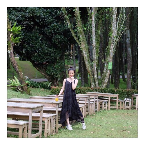 It’s a beautiful dayLet’s sip my favorite Freshly Squeezed Orange Juice Yup.. jn the middle of Pine Trees 👗 by @somethingborrowed_official @zaloraid ..#ootd #instastyle #fashion #stylefashiondaily #fashionaddict #lifestyleblog #bloggerstyle #lookbookindo #ootdindo #ootdmagazine #ullzang #styleblogger #dailystyle #ggrep #tampilcantik #flowerdress #dress #ootd #style #clozetteid #셀스타그램 #팔로우 #오오티디 #패션 #데일리 #일상 #데일리 #whatiwore #ootdmagazine #exploretocreate