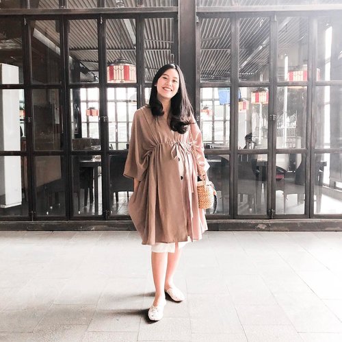 #39weekspregnant : swollen feet! Most days I can’t see my ankles anymore.

#pregnantandhappy #clozetteid #ootd #ootdindonesia #lookbookindonesia #styleideas