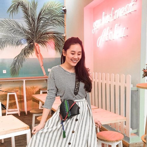 Stripes on stripes. I was gonna put on more stripes for this look but I had to draw a line somewhere. 
#lookbookindonesia #punintended #clozetteid #ootd #stripespotting #ootdblogger