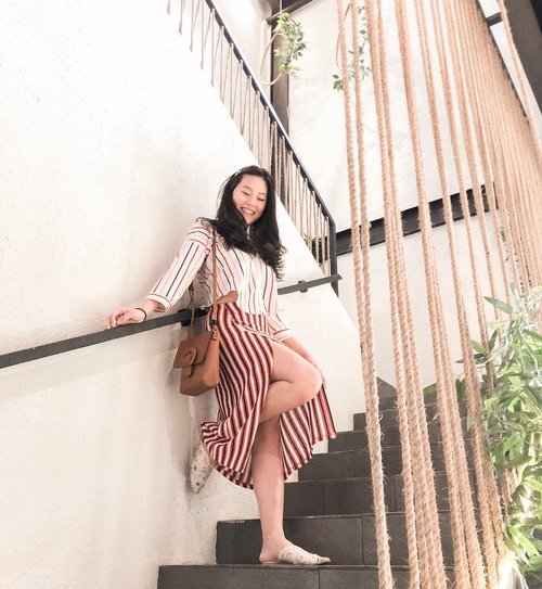 How to wear stripes: with more stripes. 
#styleinspo #clozetteid #ootd #lookoftheday #momblogger #realoutfitgram #indonesianblogger