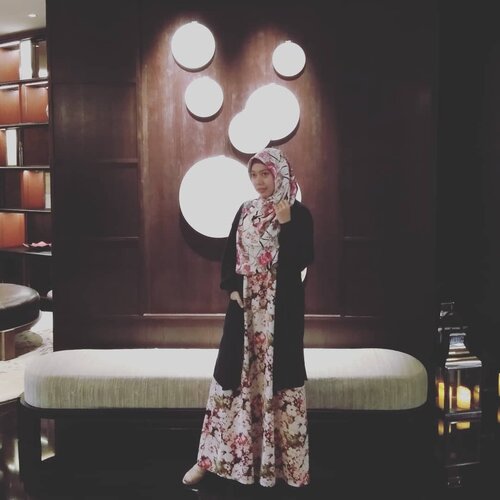 Beutiful people are not always good, but good people are always beautiful ~ Ali bin Abi Thalib (ra) Jumuah Barokah 💞#gayagie #justmy2cents #quotesoftheday #hijabstyle #lifestyleblogger #modeststyle #ayanamidplazajakarta #hotel #weekendgateway #weekendgie #lifeisnevaflat #clozetteid