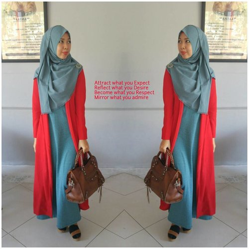 Attract what you ExpectReflect what you DesireBecome what you RespectMirror what you admire..#clozetteid #clozette #pipimantaudiary #officestyle #officemood #hijablook #hijabstyle #makeupoftheday #maybelline #balenciagabag #detailsshoes #lifestyleblogger #bloggerstyle #gayagie