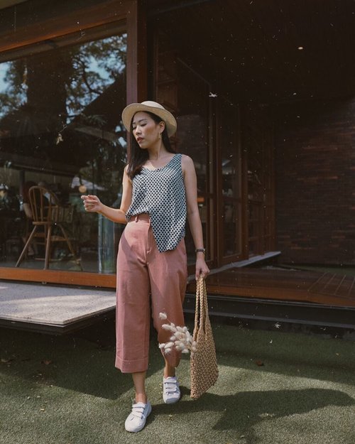 it’s monday already, but still on holiday mood with this kind of casual chic top and rose pink bottom from @petitecupcakes ✨ luv it!
#inpetitecupcakes