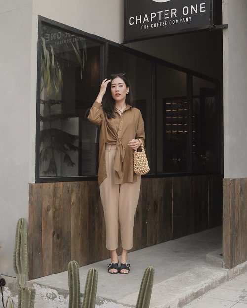 feeling the confidence to spend my upcoming weeks with a new outfit @petitecupcakes set and a pair of shoes from @vanillashoesid —— nowadays seeking for sth neutral color to easy mix-match, totally in love, swipe left for more detail ✨