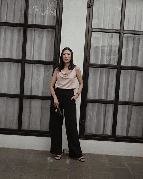 can’t get enough with lovely tank top from @justcoid , good fabric material and easy to mix-match, just pair it with long culottes and heels to get a chic minimalist style! ✨
#JUSTonMe