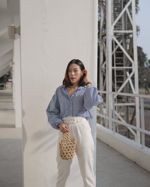 find out the best way to bring out the outstanding daily wear outfit —— wearing stripes blouse and high waist pants, perfecto! ✨
@ordinair.label  #EverydayOrdinair #MeXOrdinair