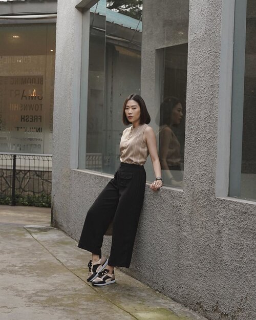 playing boyish (??)
——
outfit by. @ramuneshop | #RamuneMe #247Wardrobe
shoes by. @obermainid | #OBPeople #Obermain