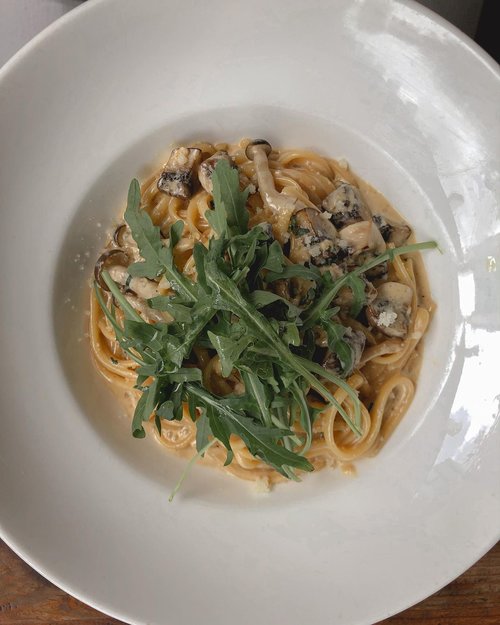 the best mushroom linguine pasta 😋@loewyjakarta