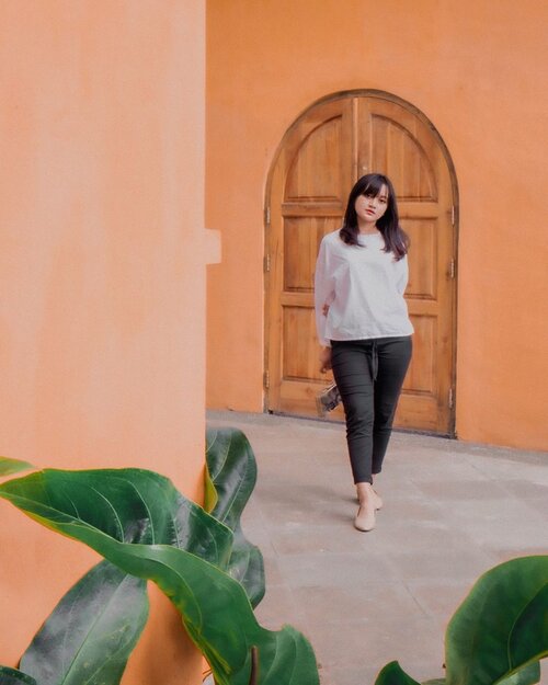 it’s a good day..to have a good day..Remember that Mondays should be welcomed with great enthusiasm, enormous hope and a tank full of energy ❤️..📷 : @arizonandy #monday #goodvibes #fashion #style #ootd #ootdasian #ootdfashion #stylecaster #lookbook #lookbookindonesia #beautyblogger #beautyinfluencer #styleblogger #likeforlikes #influencer #aboutalook #photooftheday #instagood #lifestyle #instafashion #instadaily #instalife #photography #clozetteambassador #clozetteid #데일리룩 #패션 #일상 #럽스타그램 #옷스타그램r