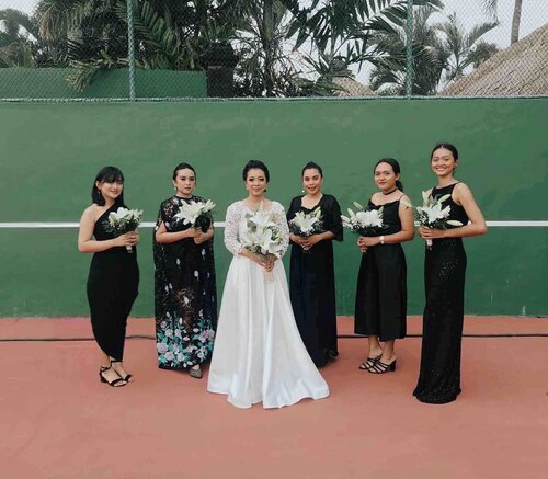 🖤🖤💖🖤🖤🖤.#bridesmaids #weddingdress #weddingphotography #thebridestory #girls #influencer #likeforlike #instadaily #instagood #옷스타그램 #일상 #데일리룩#일상그램 #뷰티스타그램 #패션 #fashion #style #lookbook #classy #lookbookindonesia #ootd #ootdfashion #aboutalook #fashioninfluencer #photooftheday #beauty #influencer  #aboutalook #clozette #clozetteid #ootdasian #ootdmagazine