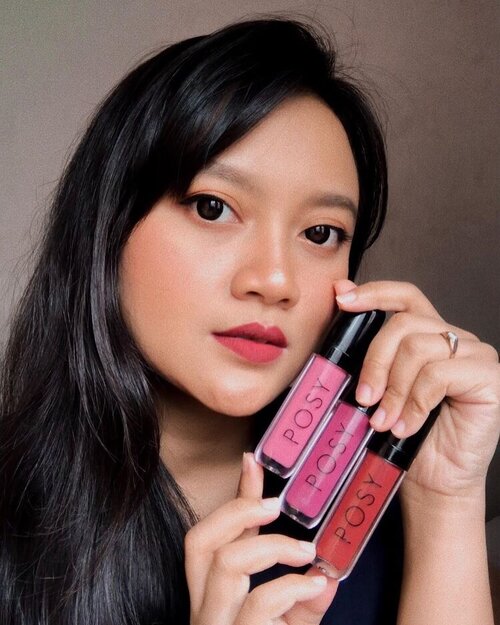 Satu lagi nih, lip product dari brand tanah air yang wajib kalian cobain girls!!!!
•
Ga cuma warnanya yang bisa mempercantik bibir, tapi kandungan Vitamin E di dalamnya juga mmpu menutrisi dan meregenerasi kulit bibir sehingga dapat mempercantik bibir dari dalam
•
@posybeauty.id sudah terdaftar di BPOM, memiliki Sertifikat HALAL, Vegan Formula, Paraben Free, dan Cruelty Free jadi aman banget
•
Yang paling aku suka dari produk ini, hasilnya soft matte, pigmentasi cukup tinggi, ga bikin bibir kering, kiss proff dan tahan lama
•
Thank you @clozetteid sudah merekomendasikan lip matte aman berkualitas ini
•
Info selengkapnya bisa kalian baca di blog aku sucifitriaapriani.blogspot.com 🥰
•

#posybeauty #lipmatteposybeauty #posybeautyindonesia #posylipstick #sinsofdesire #lipcreamposy #PosyBeautyXClozetteID #ClozetteID
•
#beauty #beautyblogger #blogger #bloggerperempuan #beautyinfluencer #influencer #makeup #makeupenthusiast #instabeauty #indobeauty #indobeautygram #instabeautyblogger #bali #indonesia #beautyenthusiast #makeupenthusiast #ulzzang #photooftheday #beautyshoot #productreview #likeforlikes #instagood #instadaily