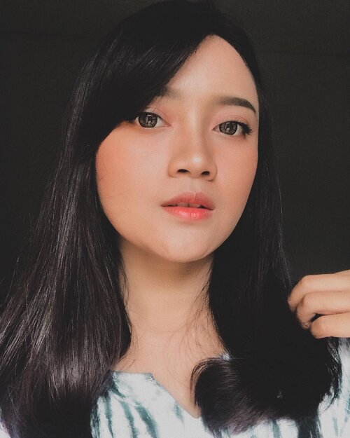 The face is the mirror of the mind,
and eyes without speaking confess the secrets of the heart | St. Jerome
.
#freshkonsharexfollow 
#freshkon #freshkonindonesia 
#beauty #stylish #comfort
#clozette #clozetteid