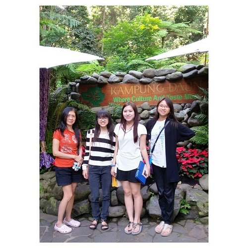 #kampungdaun #girls #family #fam #love #lovely #sisters #sister #girl #holiday #relaxing #relax #clozetteid #clozette #clozettedaily #latepost #bandung #indonesia