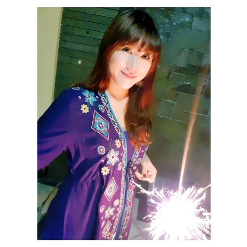 🎉 Happy New Year 2018 🎉

#happynewyear #2018 #starclozetter #clozetteid #girl #fireworks #newyear #beautyblogger #fotd #potd #asian #selca #selfie #hello2018 #ootd #indonesianbeautyblogger #sister #family