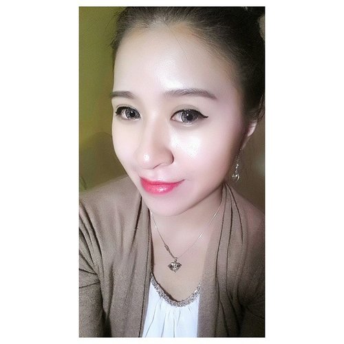 #selca #selfie #asian #chinese #chinesegirl #girl #me #latepost #fotd #potd #makeup #blogger #beautyblogger #indonesianbeautyblogger #bourjoisrougevelvet #frambourjoise #motd #ulzzang #clozettedaily #clozetteid #clozette