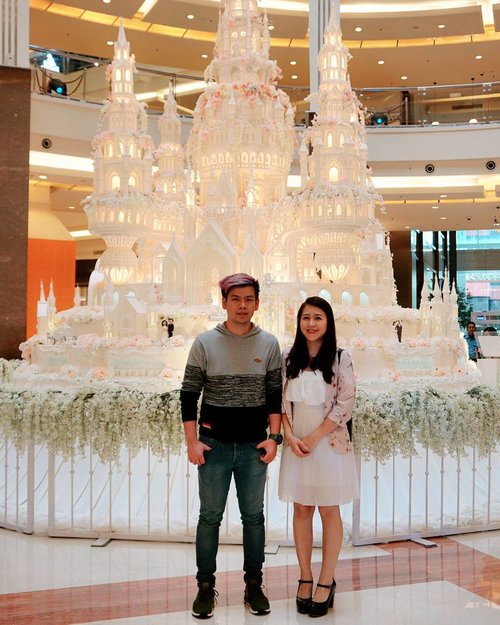 Ke acara blogger, sekalian foto pas ada objek bagus hahaha

#starclozetter #weekend #love #asian #weddingcake #cute #elegant #clozetteid #pasificplace #mall