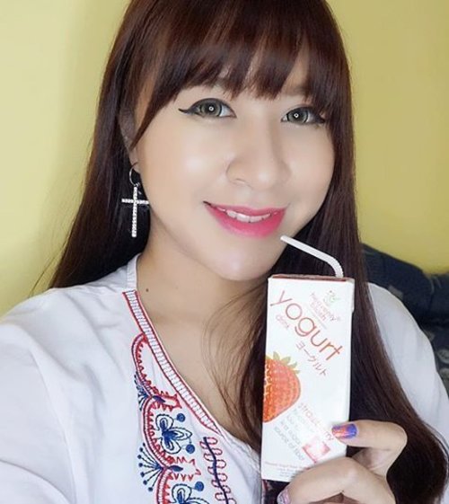 Minum yogurt yang #asamnyapas seperti @heavenlyblushyogurt agar tidak mempengaruhi asam lambung.

#heavenlyblushyogurt #yogurt #hidupsehat #sehat #healthydrink #heavenlyblush #delicious #foodporn #clozetteid #beauty #beautyblogger #indonesianbeautyblogger #healthylifestyle