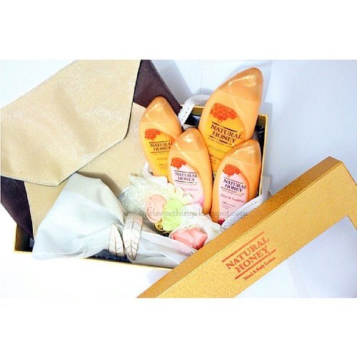 new post! Natural Honey Pure Honey Lotion 👉 http://girlsweethings.blogspot.com/2014/12/natural-honey-pure-honey-lotion.html 
direct link on my bio 😉
http://s.bblog.web.id/c/uks230

#bblogproject #nhxbblog #clozetteid #clozettedaily #sponsored #endorse #localproduct