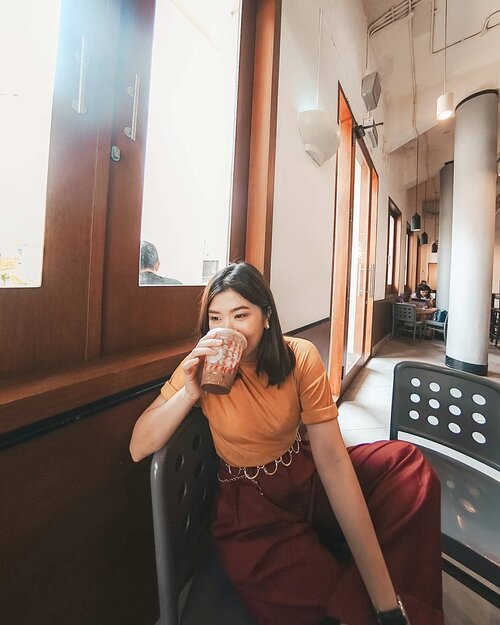 Fixing my dark choco craving by Starbucks's promo, and i bet you guys do too 🤪🤪 🍫☕