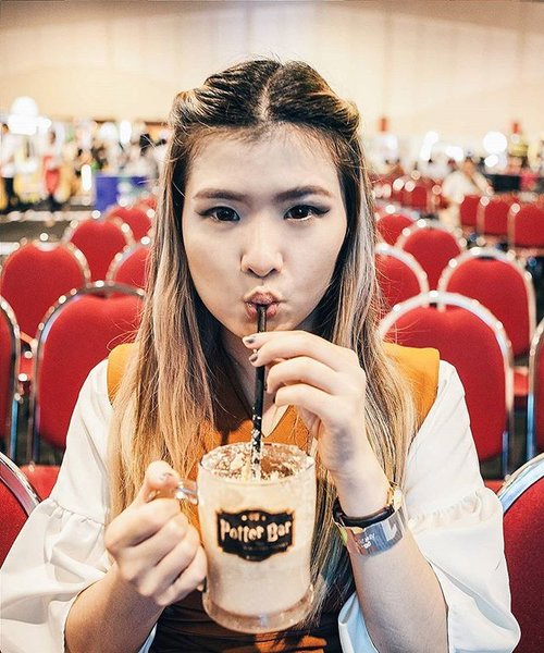 Tryin the butter beer at @potterbar, today is the last day, make sure you hv visit @hyperlinkproject at SSCC Supermall Sby 😉😉
#hyperlinkproject2016 #hyperlinkproject #potterbar #clozetteid #eventsurabaya