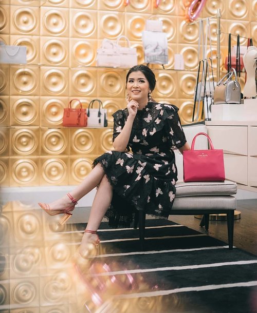 Celebrating @katespadeny Birthday Party yesterday with some SS18 collections preview, and styling session by yours truly 💖 Thankyou everyone who came and drop by, once again, Happy 25th Birthday @katespadeny !!
#KateSpadeJoy #KateSpadeIND #BLOOMBLOOM #clozetteid