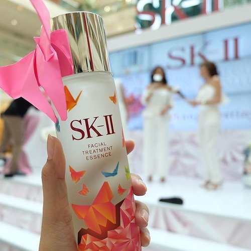 .
Miracle Water 😍😍😍
Must have item!

#changedestiny #miraclewater #skii #skincare #fte #indonesiabeautyblogger #clozetteid #clozettedaily #clozette #butterfly