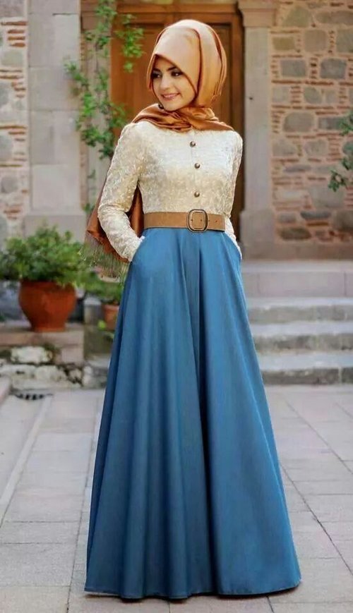  Long sleeve white lace-print shirt, blue flowy skirt and nude scarf + belt