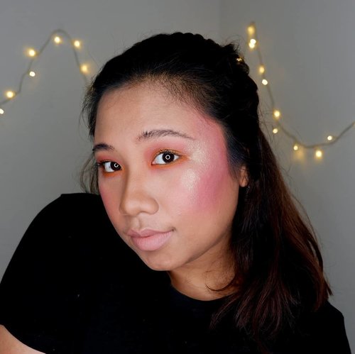 Inspired by @makeoverid #MakeOverxJFW2020 ⚡Fashion Flash News ⚡ [[Swipe!!!]]Sekarang saatnya memberanikan diri mencoba makeup dengan warna dan model yang unik. Bebaskan dirimu 🌈#colorsuncensored #MakeoverJFWGiveaway Yuk, ikutan berekspresi @nessyaarnelitha , @depruttt 😘..#reginapitcom#bvlogger #bvloggerid #indobeautygram #Clozetteid  #indonesiababe #bunnyneedsmakeup #sbybeautyblogger  #beautiesquad #IVGBeauty #indovidgram #indovlogger #setterspace #kbbvfeatured #beautybloggerindonesia
