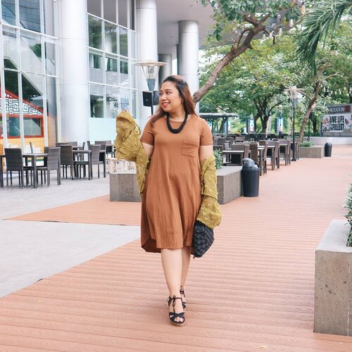 I dress my self, not to impress, but for comfort and for style 🤡
. .
. .
. 👗 : @jumbobigsizeku
. . .
.
.
.
.
.
.
.
.
.
.
#Clozetteid #bigsizeindo #bigsizeindonesia  #curvystyle  #batak #bataknese #reginapitcom  #pemuda_batak
 #ootdplussizeindo #ootdindo #plussizeindo  #plussizeindonesia #curvystyleideasid 
#indonesiabeautyblogger  #ootdbigsizeindonesia #sbybeautyblogger #missbbwindonesia