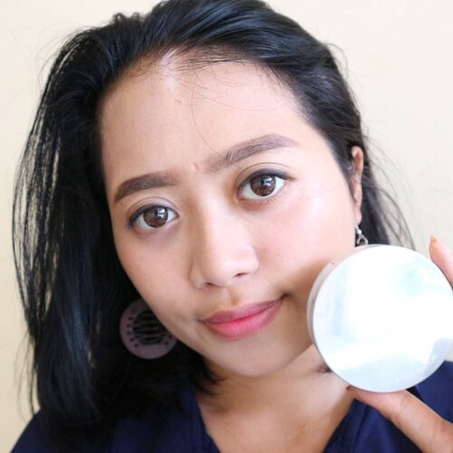 .
.

Can you see that glow? 
That's the reason I love wearing cushion so much 😍😍 no highlighter needed. 
Aniwe di blog udah up ya cushion ppsong A'PIEU yang pro matte yang bisa dicoba untuk kulit berminyak + tips agar cushion tidak nampak greasy. .
.

Don't worry if your skin is sawo matang because cushion punya sifat tone down, jadi lama lama warnanya turun dan nyatu sama warna kulit asli. .
.
Please comment down below if you already read my post 👌
.
.

#clozetteid 
#koreancushion 
#cushiontips 
#emakemakblogger 
#indonesianbeautyblogger 
#Indonesianfemalebloggers 
#sociollablogger 
#Baliblogger 
#BaliBeautyBlogger