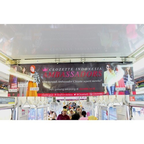 The feeling when you see your face in a public place, like KRL.. Proud? Embarrassed?
Hey that's us!
Do you spot my face on the banner?
Proud to be @clozetteid ambassador 
#clozetteid #clozetteambassador #InaxClozetteID
