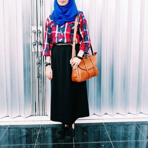 Plaid for yesterday ❤💙
Let's share your OOTD with hashtag 👉 #clozetteID 
Have a good day! 🌸