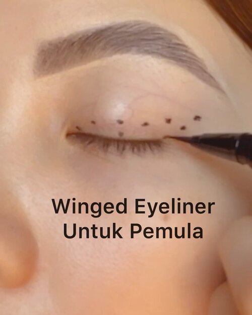 𝐈𝐍𝐆𝐀 𝐒𝐞𝐜𝐫𝐞𝐭 𝐁𝐫𝐮𝐬𝐡 𝐋𝐢𝐧𝐞𝐫⁣⁣
⁣⁣
⁣⁣
Buat pemula yg pingin bikin winged liner kayak baddies2 instegrem itu, semoga ini bisa membantu. ⁣⁣
Anw, untuk eyeliner nya sendiri ini tip nya memang oke buat bikin winged liner gini karena lancip dan ga terlalu letoy.⁣⁣
⁣⁣
Bisa kalian beli di Charis Shop ku⁣⁣
http://hicharis.net/thebeautywimp/NCr⁣⁣
⁣⁣
Atau langsung klik link di bio ya⁣⁣
⁣⁣
Selamat mencoba!⁣⁣
⁣⁣
⁣⁣
⁣⁣credit TTDEYE
.
.
.
.
⁣⁣
⁣⁣#eyelinertutorial #eyelinerhacks
⁣⁣
⁣⁣ ⁣⁣ #beautygoersid #instamakeup  #makeuptutorial  #beautyenthusiast  #100daymakeupchallenge⁣
#makeupfeed #unleashyourinnerartist #creativemakeup  #makeuptutorial @setterspace @tampilcantik  @cchanel_beauty_id @tips_kecantikan  @popbela_com⁣
 #makeuplooks #wakeupandmakeup #clozzeteid #sigmabrush #clozetteid #slave2beauty #wake2slay #eyeshadowtutorial  #amrezyshoutouts #undiscovered_muas #inssta_makeup #makeupaddict #featuremuas #morphebabe #beautyunderyourinfluencer