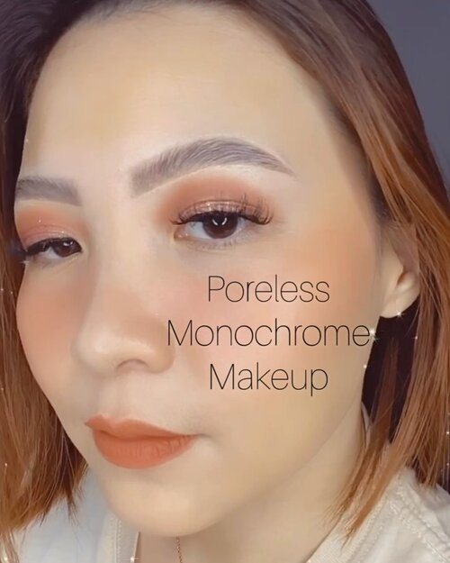 Poreless Monochrome Makeup⁣⁣
⁣⁣
⁣⁣
Tak bilang monochrome soale esedo - blush - lippen warnae sama senada gt duechh ah ⁣⁣
Sekalian nyobain produk base makeup dari brand lokal @chlodiobeaute inih packaging juaraaak eymmmm⁣⁣
Primer nya bikin poreless , dan foundation diatas nya jadi gak pilling. Smoothh aluuuus. Finish foundie nya demi matte menurutku. Jd masih masuk ke skin type. Dia buildable, jd kalo kalian mau pake yg necurel bisa. Mau agak full coverage juga tinggal layer aja.⁣⁣
Moisturizer nya itu aku juga pake dari @chlodiobeaute tapi review nya terpisah ya untuk skincare biar lbh jelaaas.
⁣⁣
⁣⁣
Produk lainnya :⁣⁣
Seamless Blush & Lippen dari @luxcrime_id ⁣⁣
Eyeshadow @focallurebeautyid Sunrise Palette⁣⁣
⁣⁣
⁣⁣
⁣*goser2 produk ke surface ala ala @beatricenathania biar uuunch ☀️☀️☀️⁣
⁣⁣
⁣⁣
⁣
⁣
⁣
⁣
⁣
⁣
⁣⁣ ⁣⁣ ⁣#beautygoersid #instamakeup  #makeuptutorial  #beautyenthusiast  #100daymakeupchallenge⁣
#makeupfeed #unleashyourinnerartist #creativemakeup  #makeuptutorial @setterspace @tampilcantik  @cchanel_beauty_id @tips_kecantikan  @popbela_com⁣
 #makeuplooks #wakeupandmakeup #clozzeteid #sigmabrush #clozetteid #slave2beauty #wake2slay #eyeshadowtutorial  #amrezyshoutouts #undiscovered_muas #inssta_makeup #makeupaddict #featuremuas #morphebabe #beautyunderyourinfluencer