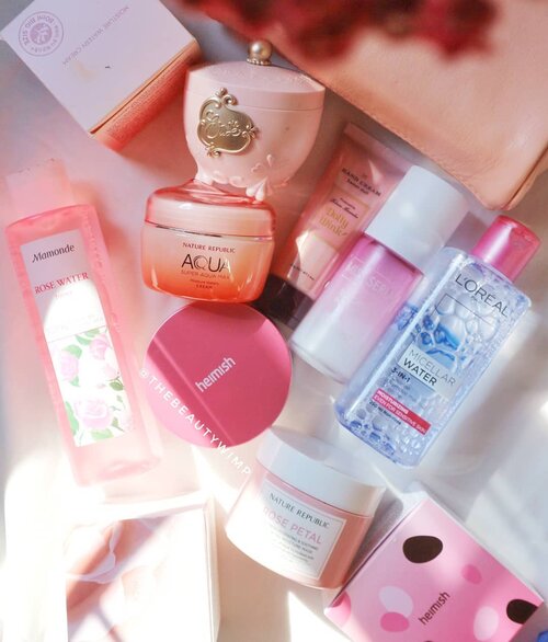 Pinky friday kinda day
.
.
.
#koreanskincareroutine #cosrx #FDbeauty #instablogger  #beautygram 
#tbwskincare #skincaredairy #skincareflatlay #skincareroutine #dailyskincare #skincaremenu #charisceleb @hicharis_official #clozzeteid #beautyroutine #FDbeauty #fotd #beautyblogger #clozetteid #koreanskincare #benton #skincarecommunity #kbeauty #stylekorean_global #altheakorea #abcommunity #abskincarecommunity #abskincare #abbeatthealgorithm #kbeautyblog #kbeautyblogger #kbeautyskincare
.