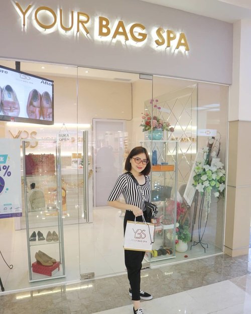 Thank you @yourbagspa for your magic touch upon my shoes as i trully know that treating a white shoes is not easy.
If you're curious about the pricelists and before-after result, go check out my blog (click link in bio)

And thank you @clozetteid for the opportunity as well 💕

#YOURBAGSPA #yourbagspaxclozetteidreview 
#clozetteid 
#ybshappycustomer 
#clozetteidreview