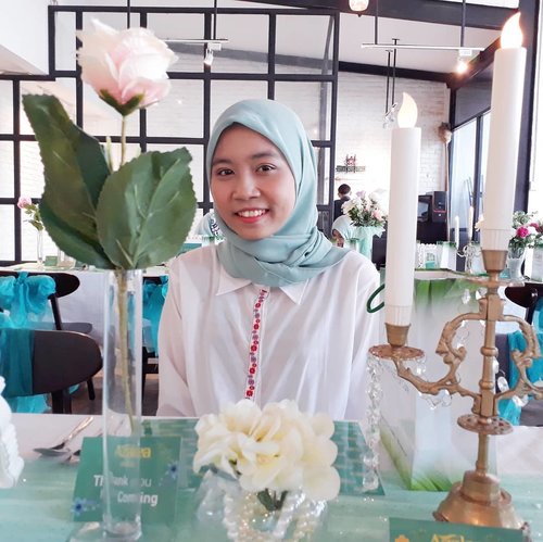 Wearing my best smile to Ifthar with @hijaberscommunitybks & @azaleabeautyhijab In @3cooks. Azalea is sister brand of Nature and they have concern with hijaber's hair care. They formulated their product that can suit well for woman who wearing hijab😍💚...#clozetteid #azaleahijabshampoo#therealhijabhaircare#azaleahijabdating#azaleaxHCBekasi #ulzzang #fashionblogger #블로거 #얼짱#패션스타그램 #패션블로거 #스트리트패션 #스트릿패션 #스트릿룩 #스트릿스타일 #패션 #스타일#일상 #데일리룩 #셀스타그램 #셀카 #ブロガー #ファッションブロガー