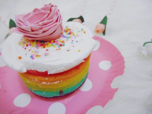 Need something sweet to boost my mood, a rainbow cake is the one🍰🌈
.
.
.
#clozetteid #ggrep #wonderlandbykartika #blogger #ulzzang #foodblogger #foodie #foodporn #cupcakes #rainbowcake #foodgram #foodphotography #foodpics #foodaddict #foodism #블로거 #얼짱 #ブロガー #음식 블로거#indonesianhijabbloger #bloggerperempuan #kumpulanemakblogger #hijaberscommunity