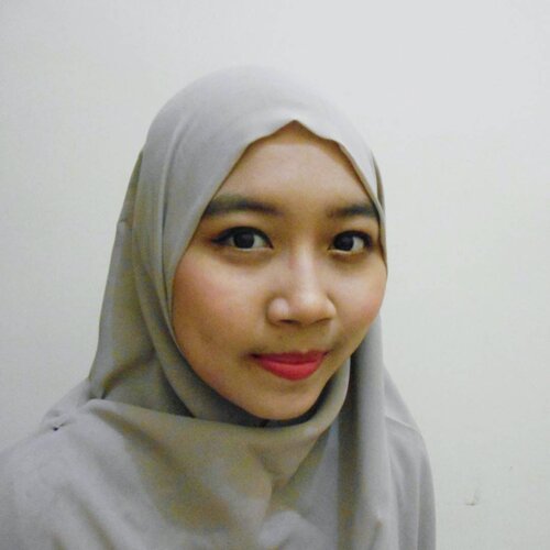 First time doing my own make up 😊 Recreate 'Wardah YOUniverse Genuine' look by using all Wardah product. Genuine is the true definition to touch the depth of mindful brows. For full detail of products that I'm using for this look, visit my blog.
.
.
You can re-create this look or other look too and join Wardah Cosmetic IFW/JFW Makeup Look Challenge & win Wardah Cosmetic Package worth Rp 1.000.000 for 5 winners

Caranya:
1. Re-create salah satu look Wardah berikut (Serene, Genuine, Faithful atau Brave) menggunakan produk Wardah.
2. Posting hasil makeup kamu di Instagram dengan menyertakan #WardahMakeupChallenge #WardahYOUniverse #ClozetteID
3. Mention 3 teman kamu dan ajak mereka untuk mengikuti challenge ini.
4. Tag @ClozetteID @wardahbeauty

Periode kontes 6-14 Februari 2017. Good luck!

Yuk ikutan 😊 cc @riskatd @festizuhri @lovoti

#ClozetteID #WardahxClozetteIDReview #WardahYouniverse