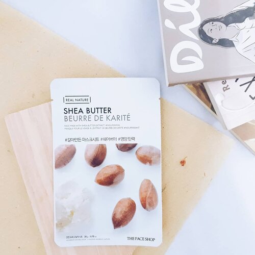 I'm back with mini review. Jadi, beberapa minggu lalu aku nyobain masker dari @thefaceshopid The Faceshop yang Real Nature. Aku coba 6 varian (soon reviewnya di Blog) and my favorite ones is The Shea Butter Sheet Mask. Review sedikit, jadi masker ini wanginya kayak bedak bayi, menurut ku enak💗💛 untuk konsentrasi cairan maskernya agak kental tapi gak sekental aloe vera dan cukup mudah untuk menyerap ke kulit. And my favorite things about this mask are hasilnya tuh bener-bener bikin kulit wajah lebih kencang, kenyal, dan lebih cerah😍😍 untuk kalian yg lagi cari sheetmask yg ada efek mencerahkan dan membuat kulit lebih kenyal dan kencang, kalian bisa coba sheetmask dengan varian Shea Butter😉😉
.
.
.
#clozetteid #beautygoersID #wonderlandbykartika #bvloggerid  #beautiesquad #beautybloggerid #bloggerperempuan #indonesianfemalebloggers #bloggermafia #kbbvbeautypost #beautynesiamember #skincare #makeupenthusiast #makeupjunkie #bloggerceria #beautybloggerindonesia #블로거 #얼짱 #뷰티블로거 #ブロガー#美容ブロガー #かわいい #sheetmask #koreansheetmask #kartikaryaniminireview