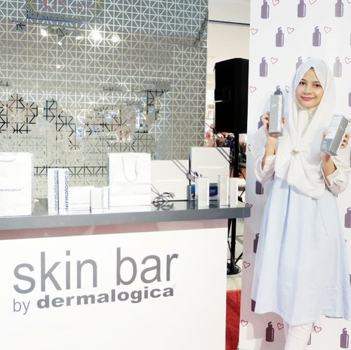 Congratulation skin bar by @dermalogica_indonesia for grand opening at sogo department centre Bali. Really love the results on my skin, their skincare set (cleanser wash, toner, daily exfoliant, moisturizer, and sunscreen) are really give instant glow & glass skin! For now you can go find them at Sogo department centre! Grab it fast ladies!!!...#balibeautyblogger #bbbxdermalogica #dermalogicaindonesia #clozetteid #skinbar #dermalogica #clozettestar #skincare #glassskin #glowing