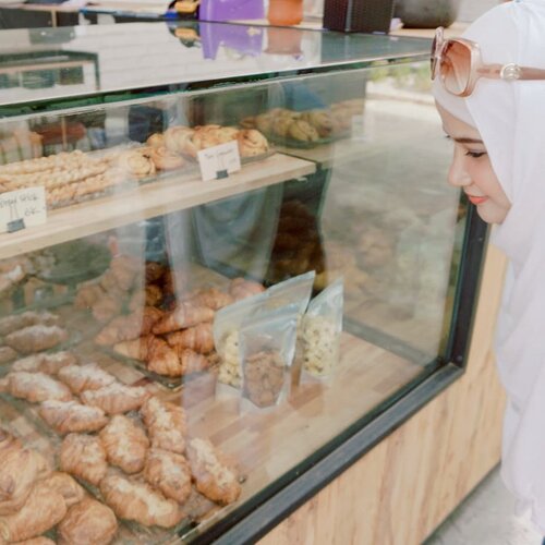 Oh hello babies 🥐🥐🥐🥯🥞🥖💖
.
.
#croissant #foodies #food #clozetteid #hijab #hijabi #love #halu #quarantine #bread #cafe