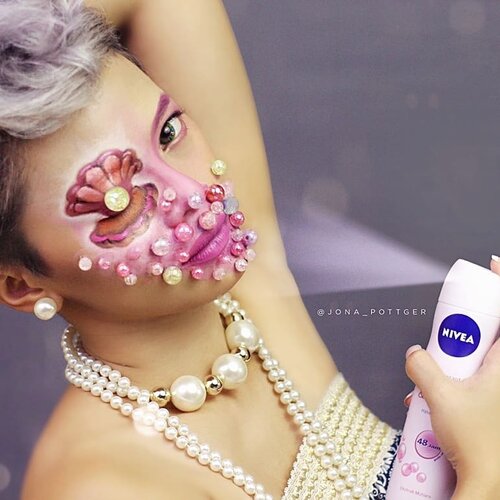 Mau #cantikallout tapi takut bebas bergaya?Cobain dhe Spray deodorant @nivea_id Pearl White. Melindungi sekaligus merawat daerah ketiakmu agar selalu terlihat #cantikallout ala @abellyc dan @diantyy.a Wanginya bikin seger dan sama sekali tidak meninggalkan noda di baju. Liburan pastinya jauh lebih menyenangkan! Yeaaay!!! 📸 @jpottger#Setterspace#clozetteid#theshonet#lookbookindonesia#indobeautygram#indobeautychannel#beautychannelid#indobeautysquad#bunnyneedsmakeup#ladybossjkt#bvvlogger#jakartabeautyblogger#indobeautyblogger#ivgbeauty#channelbeautyindonesia#Tampilcantik#ragamkecantikan#nusantaramood#100daysofmakeup#Inspirasicantikmu#Artmakeup#fantasymakeup#inspirasicantik