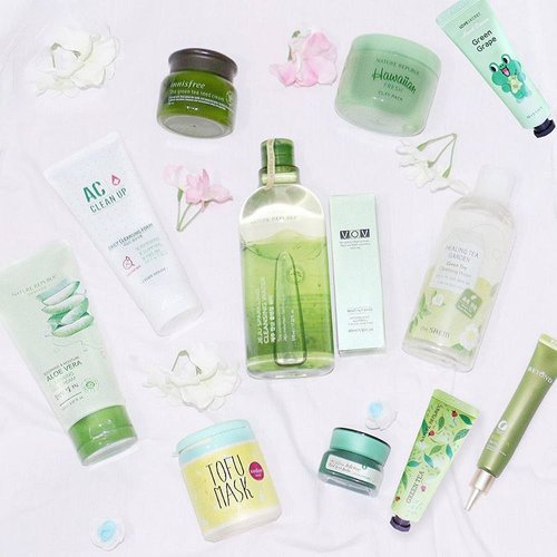 Everything you need to know about natural skin care.. Make Sure "Natural" Is Really Natural.. Choose Organic Beauty and Don't fall for exotic trends.. Every now and then, a bizarre new trend promises to be the magic bullet for all your skin care woes but ends up being downright cruel..
.
#koreanhaul #skincare #mask #clozetteid #beauty