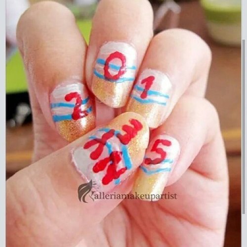 New year nail art. Using product by @loveellenail. Tq ^^
#Nailart #nailpolish #dottingtools #byalleriamua #clozetteid #beautyblogger