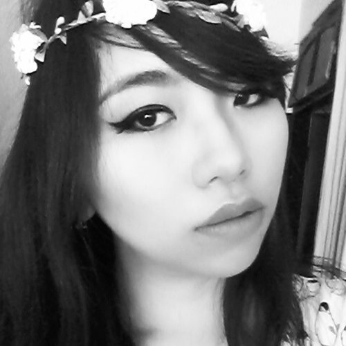 In black n white ^^ flowery makeup. Eyelash by bunny eyelash #bwcolour #makeup #flowery #updatesoon #atmyblog #clozetteid #beautyblogger