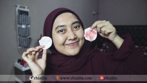 Ini dia pembersih wajah kesukaan aku. Kalau udah bersihin wajah pakai Deep Cleansing ini rasanya wajah bersih banget.. Cocok buat kamu yang tiap hari kudu  pakai make up. Pokoknya sekali usap langsung tur luntur deh!

Video lengkapnya udah ada di yucub yah geulssss!💕 @elsheskin 
#Elshesquad 
#Elsheskin 
#ClozetteID 
#Review