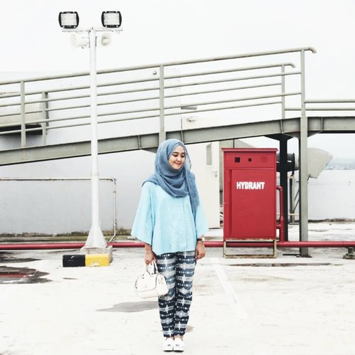 Denim look untuk Postingan baru di blog saya🍂jangan lupa klik linknya di bio ya. Happy saturday! -Rooftop Lippo Plaza Jogja-#ClozetteXAirAsia #KLFWRTW2016 #ClozetteIDLensed : @andrewdynto#hijabfashion #ootdyk #ootdyogyakarta #fashion #hijabootd #lookbookindonesia #starclozetter #photography #Asia #indonesia