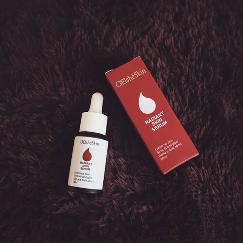 Akhirnya ku dapat juga Radiant Skin Serum yang kemasan barunya. Hehe.. Menurut aku botolnya lebih menarik. Kalau manfaat dari serumnya tetep ya, selalu ampuh ilangin jerawat dan bekasnya. Video tutorial Makin Glowing di rumah aja juga udah ku upload. Buat yang mau nonton bisa langsung ke channel youtube Rhialita ya!@elsheskin #Elsheskin #Elshesquad#ClozetteID